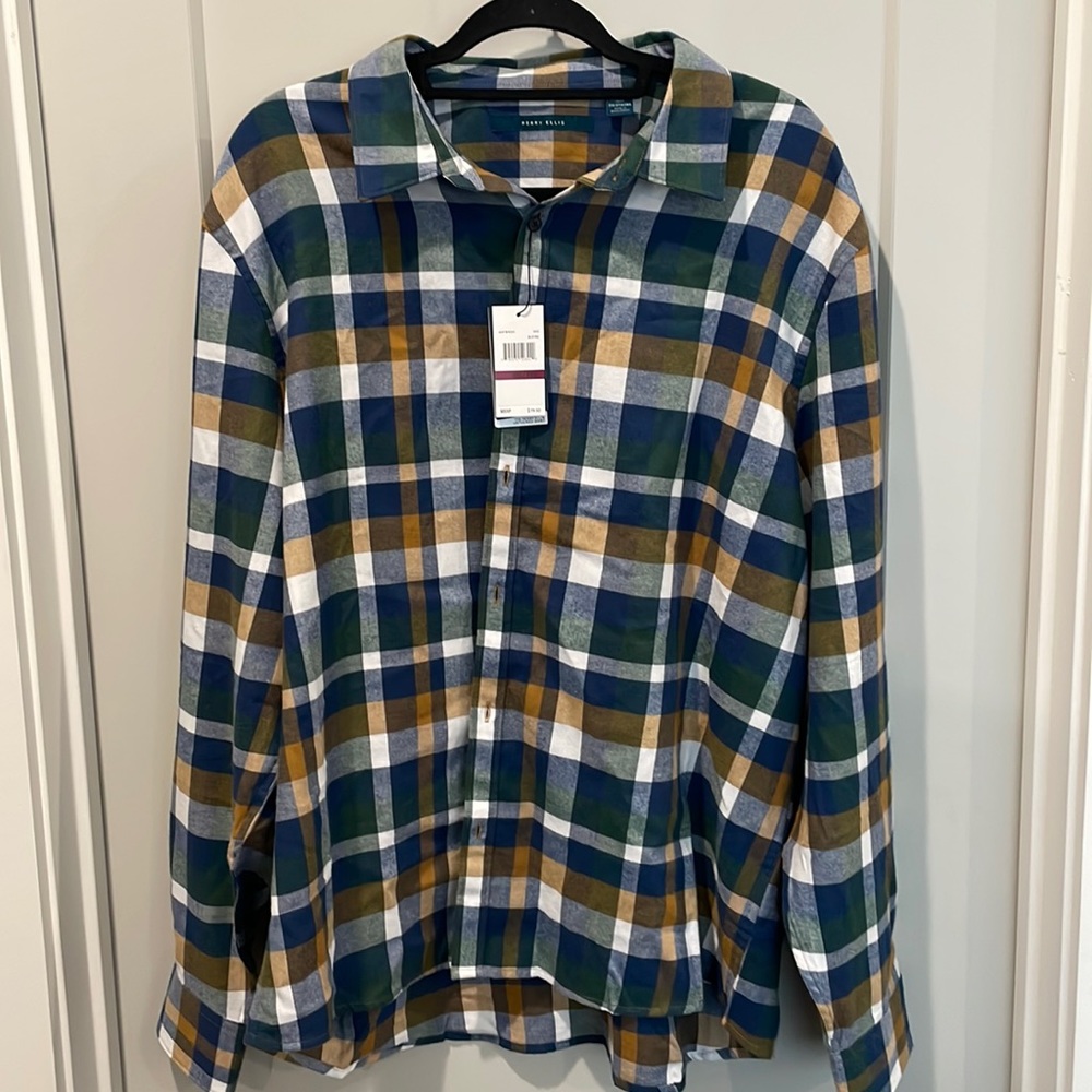 Men’s 2XL patterned button down shirt from Perry Ellis. NWTs, never been worn!